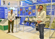 Fued Alle y su hijo Fued Alle, de Hydroponic Systems.