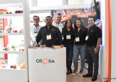 Rosario Hernández, Susan Hernández, Ivette Aguinaco, Henri van Hemert, Irving García y Óscar González.