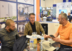 John Vollebregt, de Tebarex, en conversaciones con clientes.