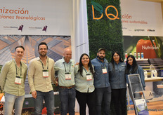 Mike van de Bos y Ramon Bruers de Holland Screens, Dennis de Zeeuw y Consuelo Tejas de DQ Hortisoluciones, Gabriel Campillo, Carina Rodriguez y Marciano Torres, de Agrichem.