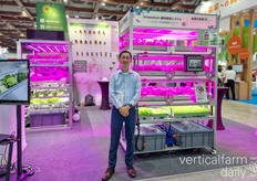 Edwin Ong, de Ariane Tech, presenta sus soluciones de agricultura vertical automatizada y controlada por el IoT.