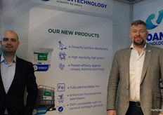 Filippos Potsios e Ivgety Serdega, de Roam Technology. Tienen un nuevo desinfectante en polvo