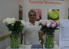 Gursel Caglar (Guus), con Paeonia Termeulen y Karaman Cicekcilik