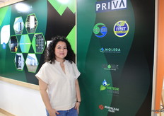 Julia Komarova con Meteor Systems. Meteor Systems es una de las empresas que colaboran con TUR NED y MST para abastecer el mercado turco y los países de su entorno.