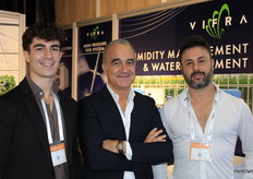 Padre e hijo Riccardo y Vincenzo Russo y Stefano Liporace con VIFRA