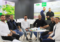 Senoon Bebe y Hoseyin Gifai con Ege Plantek. Ege Planted es distribuidor de los productos Jiffy.