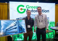 Patrick Borenius y Gerald Adasavage, Green Automation. Más información sobre uno de sus proyectos recientes: https://www.hortidaily.com/article/9708427/canadian-buyers-haven-t-seen-much-of-this-particular-product-before/