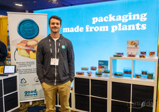 Daniel Lewis presentó las soluciones de envasado de Good Natured Products, basadas en material vegetal.