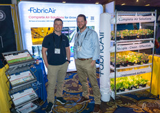 Grant Ramsay y Philip Daugherty, de FabricAir, compartieron algunos estudios de casos interesantes sobre cómo sus productos mejoran el flujo de aire y, por tanto, el cultivo.