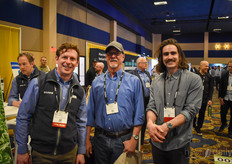 Vistos: Gus, Tim (Dramm), y Doug Deppe (Pacific plug and liner)