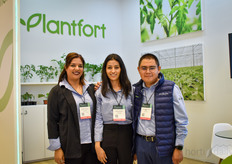 Marianet Guillen, Mayra Aguillera y Juan Manuel Torres, de Plantfort