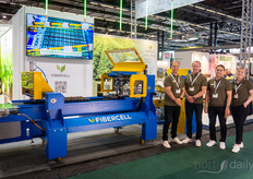 El equipo Fibercell de BCC y el transportador de bandejas de papel