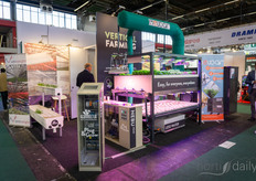 Las luminarias ambralight se pudieron encontrar en el stand de Agricooltur, presentando diferentes tecnologías de agricultura vertical