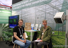 Vincent Jalink (Phenovation) hablando con un visitante