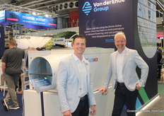 Tim Kreuger y Rob van Hulzen (Van der Ende)Van der Ende Group presenta el Airmix Active, un deshumidificador compacto con bomba de calor que mejora el sistema Airmix existente con control climático activo. Esta ampliación crea un sistema híbrido que combina inteligentemente la deshumidificación pasiva y activa.