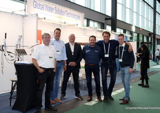 Varias empresas de tecnología del agua juntas en el stand de Global Water Solution Technologies. Yves Peeters (Maritech), Wouter de Bruycker (Dynamax), Marc Cornille (Aquabel), Wilfred Vijverberg (CH2O), Raymond Lescrauwaet (Lescrauwaet) y Guillaume van Damme (Aquabel).
