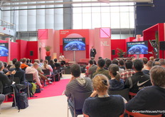 Kubo se presenta en Vision Stage