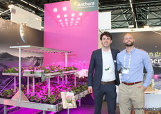 Steven Scheer y Mark Melaard (Anthura) presentan sus proyectos de agricultura vertical.