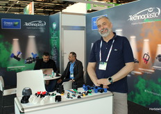 Efthymios Chatzopoulos, en el stand de la empresa griega Technoplastic