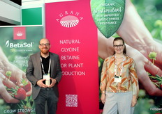 Daniel Dorner y Hermine Zimmermann, en el stand de la empresa austriaca especializada en nutrición digital Agrana.