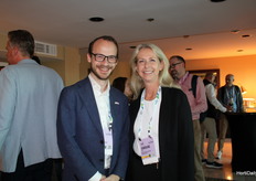 Mark Zonnenberg y Caroline Feitel, de la Embajada de los Países Bajos