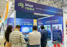 El stand de Blue Radix siempre está lleno. Facilitar y mejorar el cultivo con controles autónomos es un tema clave para muchos productores.