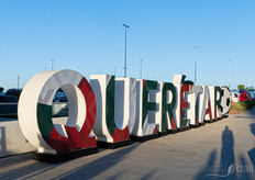 La ciudad anfitriona, Querétaro, se viste de fútbol para el mundial.