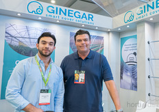 Michael García y David Wilson, Ginegar.