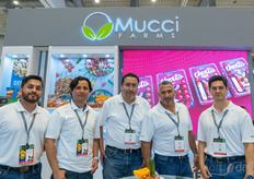 Equipo de Mucci Farms en México.