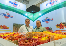 Semillas Globales:  Naomi Yong y César Rey.