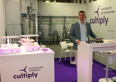 Javier Viña, de Cultiply, que presentó sus nuevos bioestimulantes, bioplaguicidas y biofertilizantes