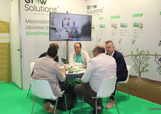 Reunión en el stand de Den Ouden Growsolutions