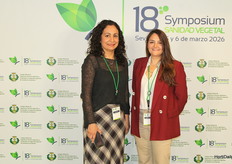 Camila Ochoa y Eva García-González, de APIS – Applied Insect Science, la consultoría de registro sanitario de biopesticidas con sedes en España, Países Bajos y Alemania