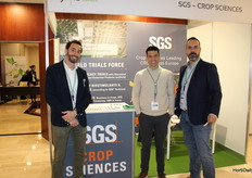 Isaías Álvarez y Luis Martínez, de SGS Crop Sciences, acompañados de Jose Manuel Castro, de Ensagro