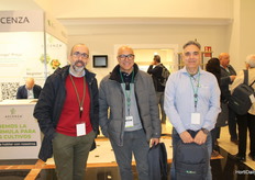 Julián Herrero y Jordi Arqués, de Lainco, junto a José Giner, de GMW Bioscience