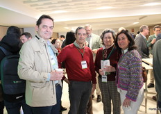 Tomando un café justo antes de entrar en la segunda ronda de reuniones de la mañana
