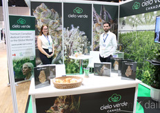 Cultivadores venidos desde Canadá: Nadia D'Alessandro y Jonathan Rossetti de Cielo Verde