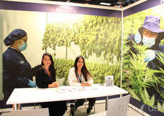 Manuela Mejía y Diana Gil, de NuSierra, productoras colombianas