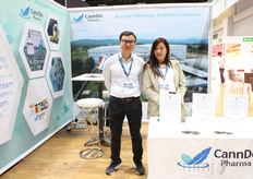 Phanu Jindakham y Rattama Saihassadee de Canndo Pharma en Tailandia