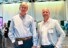 Paul Sellew, de Little Leaf Farms, y Jeroen de Wit, de Van der Ende, conversaron sobre el sector de los invernaderos.