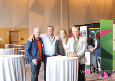 Jakob Boxhoorn, Arnoud Bolten, Rebekka Boekhout y Ben van der Heide se unieron para una foto.